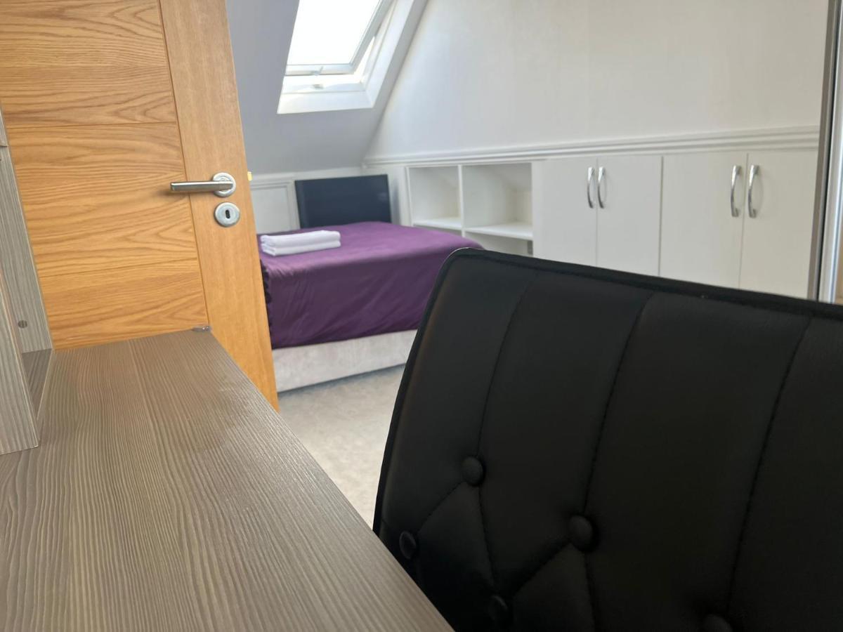 Deluxe Homestay Near Tottenham Hotspur Stadium Лондон Екстериор снимка